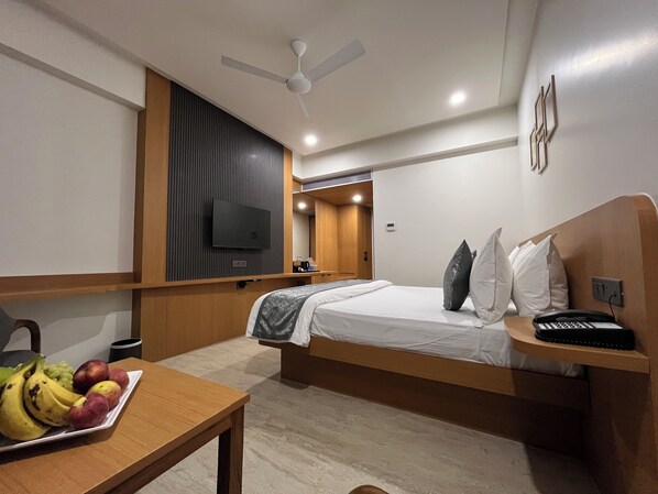 Premier Room - Mastiff Hotel Crystara, Jalgaon (Jalgaon)