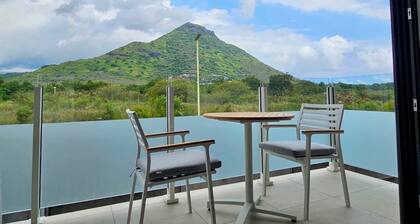 Modern 4-Bedroom Apartment in the Heart of Cap Tamarin – 5 mins from the Beach
