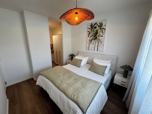4 chambres, fer et planche à repasser, Wi-Fi, draps fournis