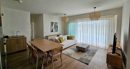 Modern 4-Bedroom Apartment in the Heart of Cap Tamarin – 5 mins from the Beach