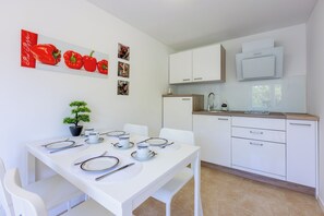 Dining - Beautiful apartment in a location very close to the beach (Dramalj)