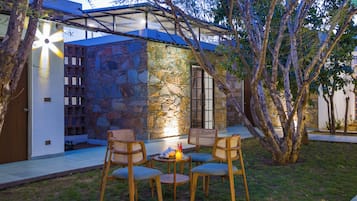 Tempat makan outdoor