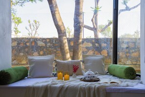 Deluxe Villa - Elivaas Nature 95 4BHK Farm with Pool (Jamwa Ramgarh)