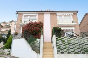 Exterior - C014 - Camerano, a two-room apartment with air conditioning (Camerano)