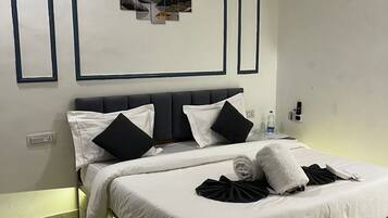 Kamar Double Deluks, balkon, pemandangan kolam renang