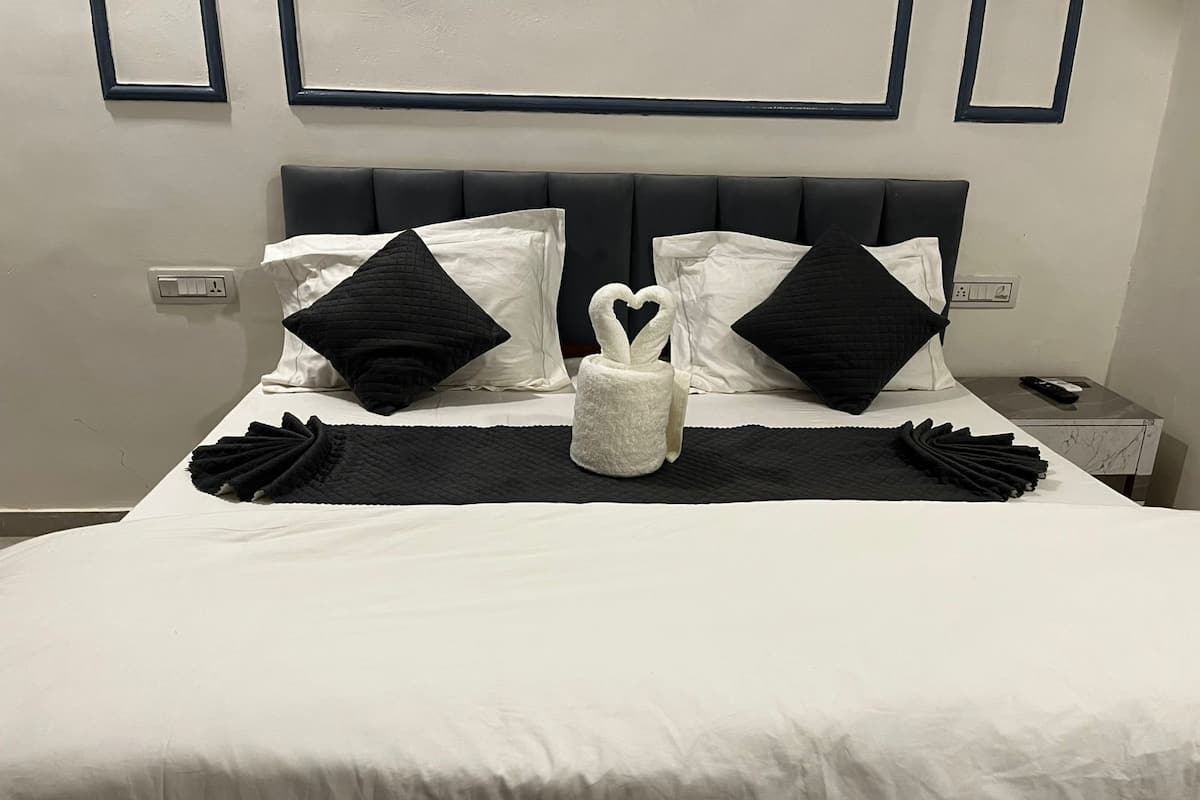 디럭스 더블룸, 발코니, 수영장 전망