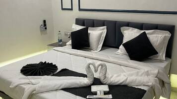 Deluxe Double Room, Balcony, Pool View | Free WiFi