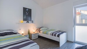 4 bedrooms, iron/ironing board, free WiFi, bed sheets - Villa Freya by Villas Guide (Medulin)