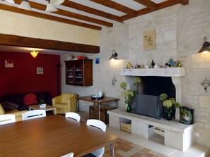 Dining - Domaine de Chante-Oiseau – 2 Cottages: La Pie and La Tourterelle (Theil-Rabier)