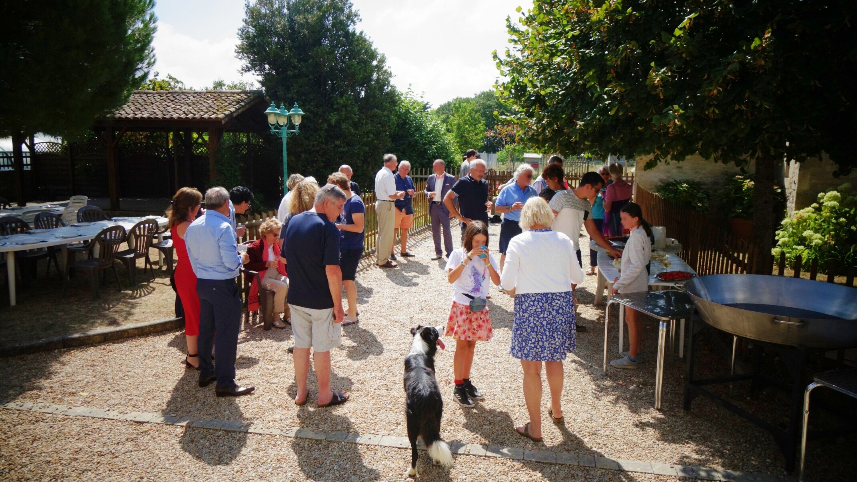 屋外ダイニングエリア