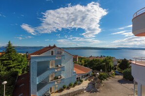 Exterior - Modern furnished apartment with balcony and sea view (Crikvenica)