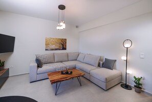 Smart TV - Etherio Naxos Anemos Tranquil 2-bedroom apartment with AC in beautiful Naxos (Naxos)