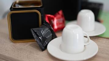 Kaffee und/oder Kaffeemaschine