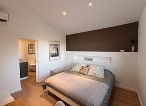 4 bedrooms, iron/ironing board, Internet - The charming residence (Sotta)