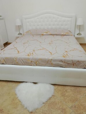 Apartment, Balkon, Hügelblick