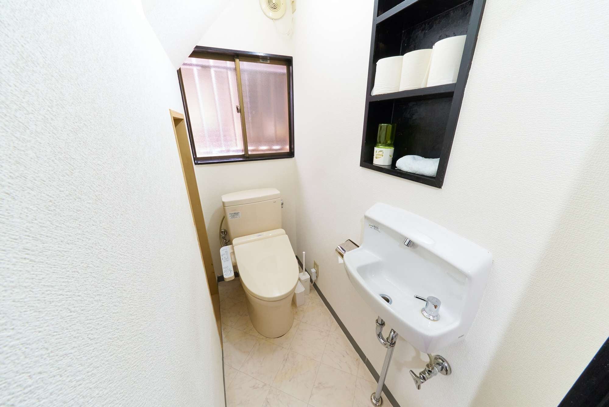 Hair dryer, towels
