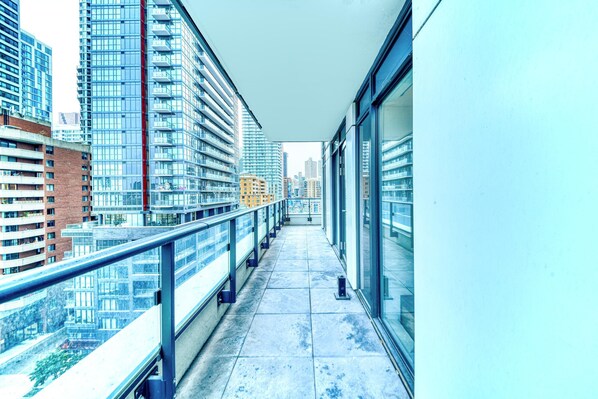 Property grounds - Haven on Bay - DT (Toronto)