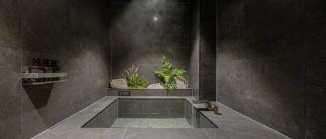 Sauna Suite | Yksityinen kuumavesiallas