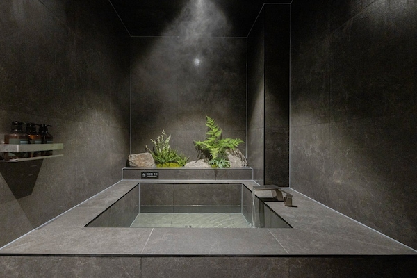 Sauna Suite | Private spa tub