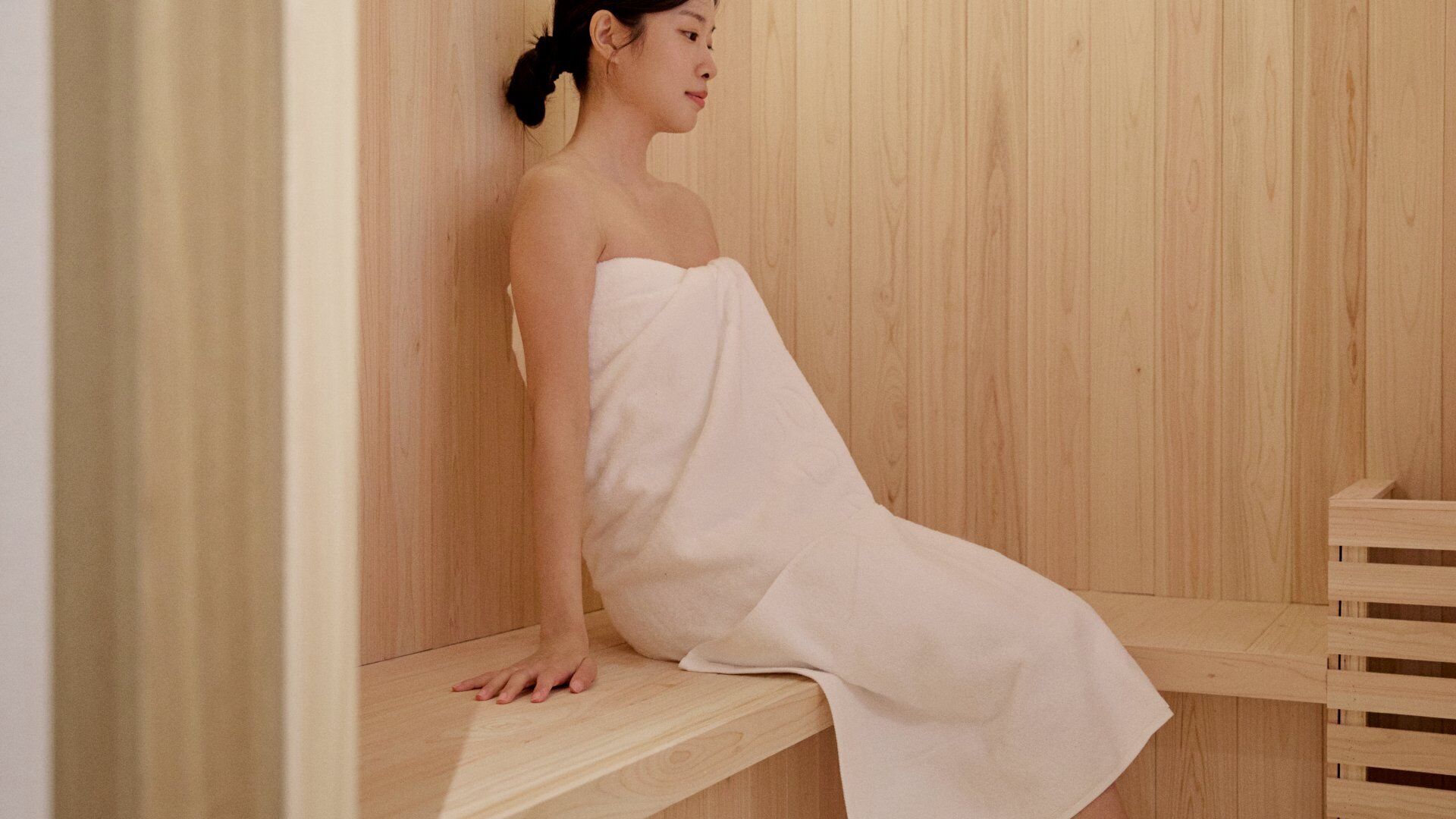 Sauna Deluxe | Cortinas blackout, insonorización, wifi gratis y ropa de cama 