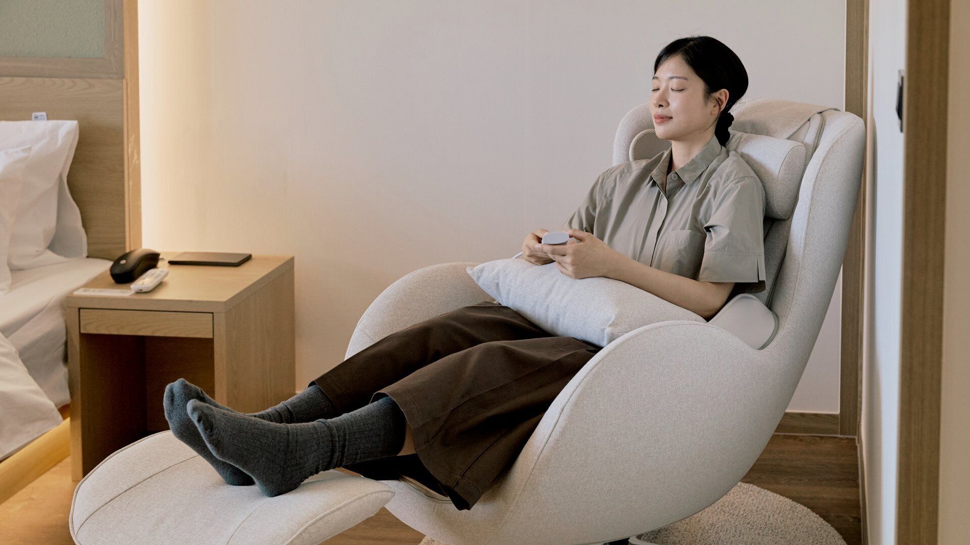 Massage Deluxe | Cortinas blackout, insonorización, wifi gratis y ropa de cama 