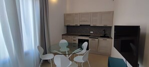 Dining - Apartment '14' with Shared Pool, Garden, and Air Conditioning (Venezia)