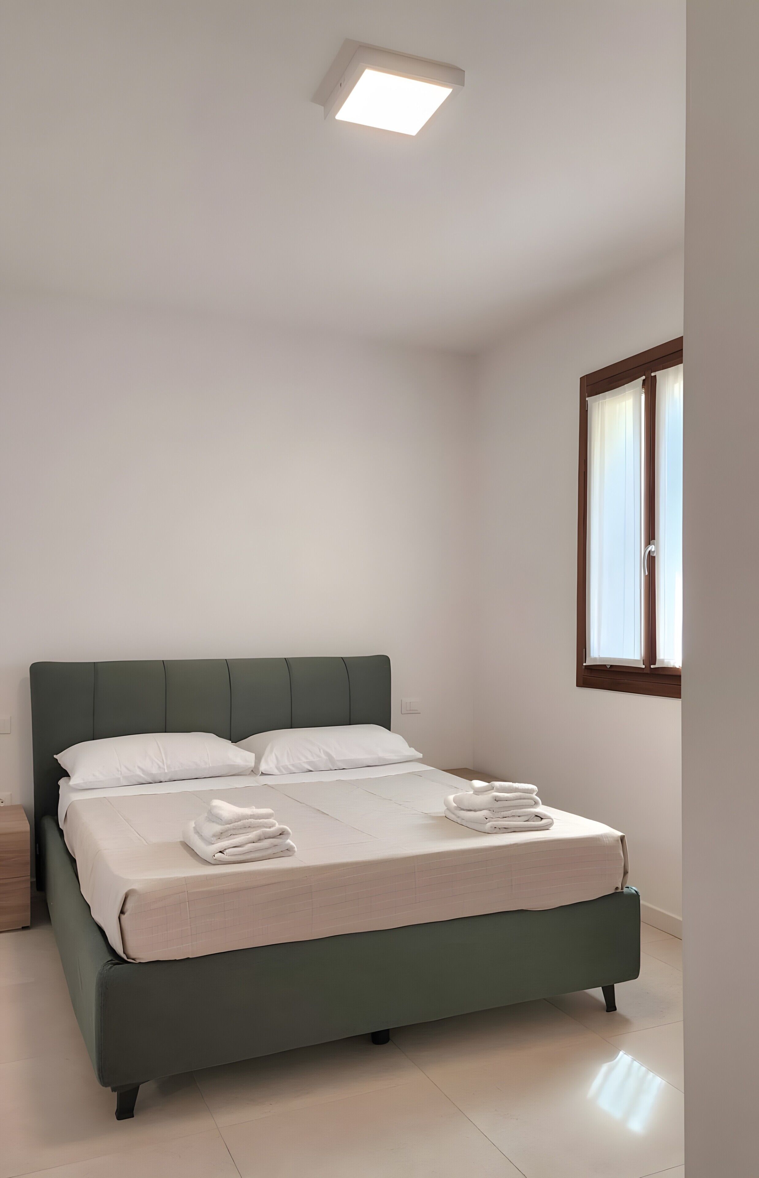 3 chambres, fer et planche à repasser, draps fournis