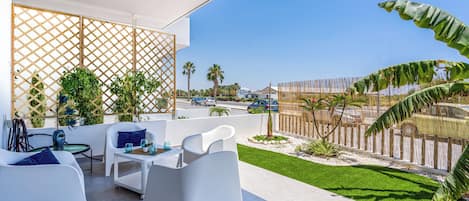 Apartment, 1 Double Bed with Sofa bed, Kitchen, City View | Outdoor dining