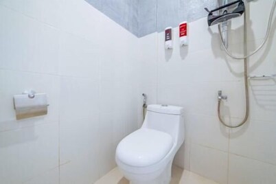 Reddoorz Plus @ Casa Lucia Sindalan San Fernando City Pampanga