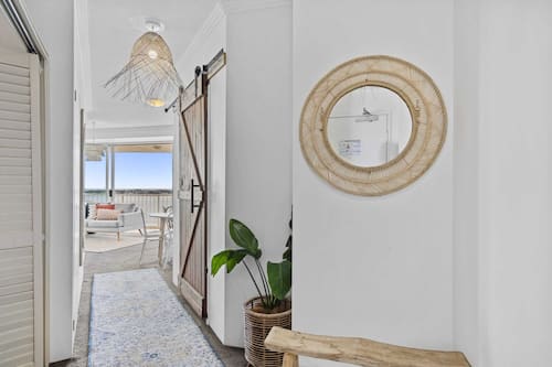 Apartment | Reception