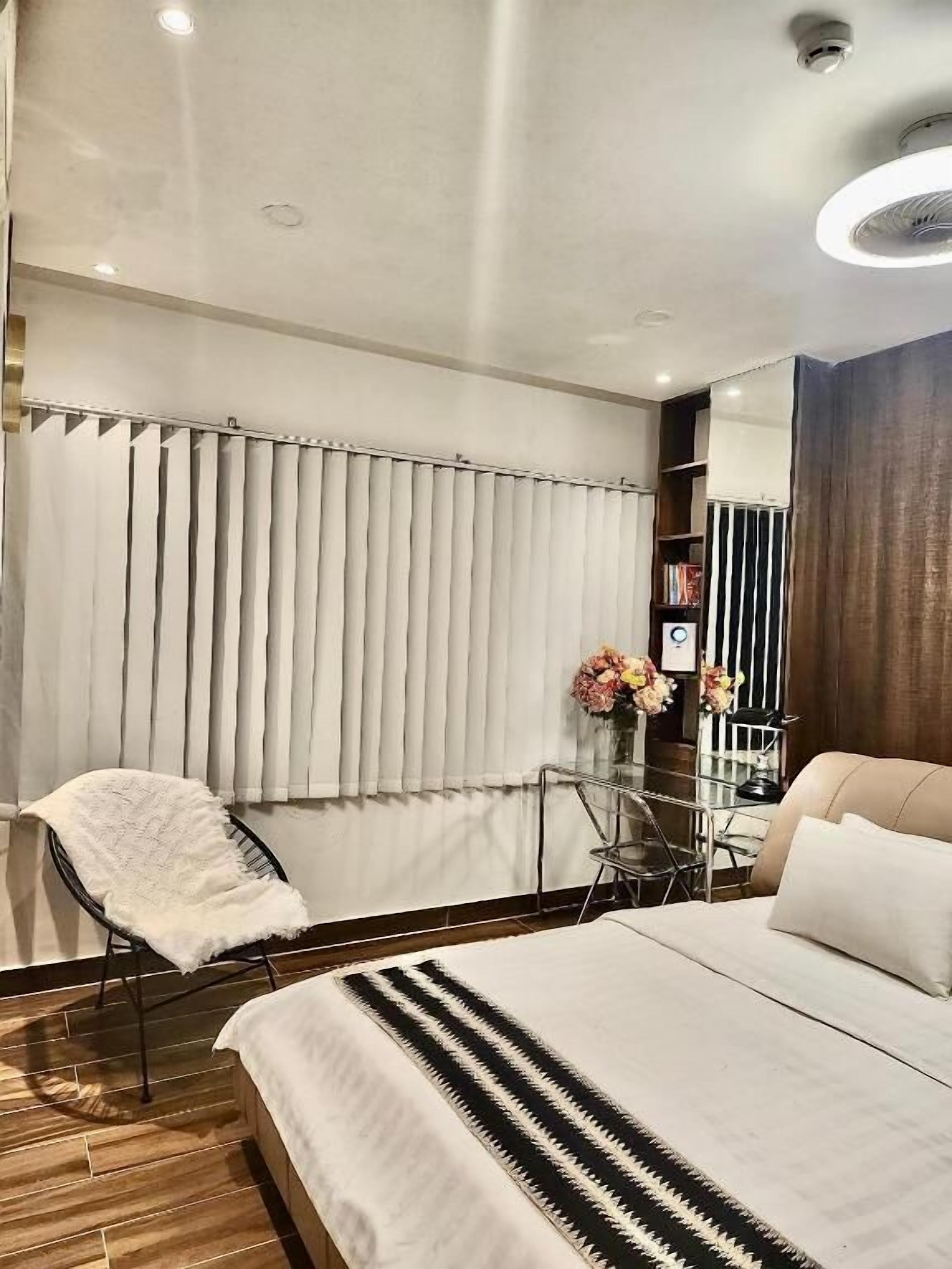 Deluxe Suite, City View