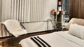 Deluxe Suite, City View