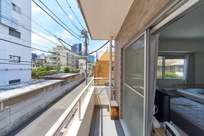 Property grounds - Shin Okubo Area - Excellent Location, 3 Minutes by Train to Shinjuku (新宿区)