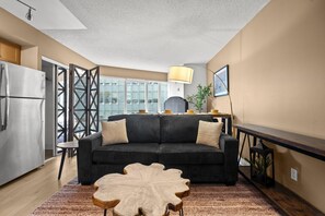 Classic-Studiosuite, 1 Queen-Bett und Schlafsofa, Nichtraucher | Wohnbereich