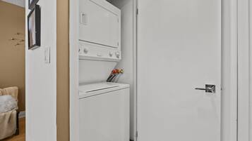 Suite Studio Classique, 1 grand lit et 1 canapé-lit, non-fumeur | Coin séjour