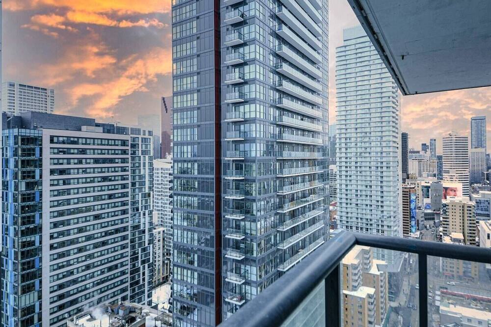 Restio Stays - Toronto