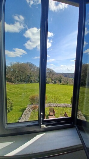 Interior - Holiday cottage with swimming pool, in Brittany, Morbihan. Pets welcome. (Quistinic)