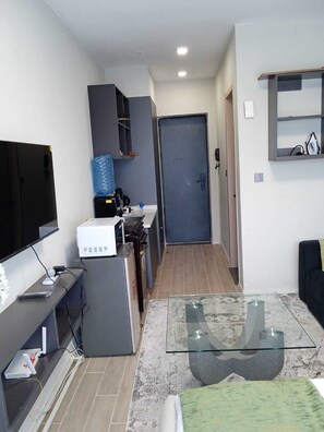 Interior - Relax in Style: Fully Furnished Studio Apartment. Secure and amazing in Nairobi (Nairobi)
