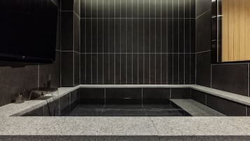 Signature Spa & Sauna | Private spa tub