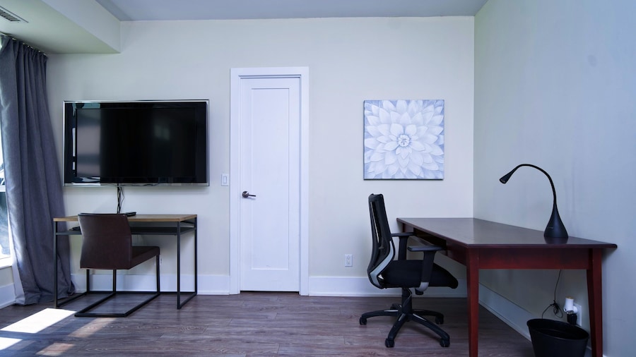 Avelis Downtown Hotel and Suites