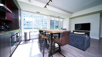 Familien-Suite, Mehrere Betten | Eigene Küche