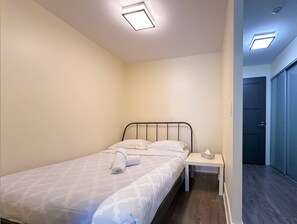 Deluxe Suite, Multiple Beds | Living area - Avelis Downtown Hotel and Suites (Toronto)