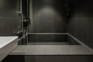 Hair dryer, bathrobes, bidet, towels - Anook Ryokan Hotel Daejeon Daeheung (Daejeon)