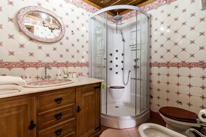 Shower, towels