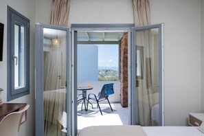 2 bedrooms, iron/ironing board, free WiFi, bed sheets - Etherio Naxos Thalassa Cozy 2-bedroom apartment in charming Naxos with AC (Naxos)
