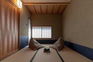 Interior - Hinaya Higashiyama (Kanazawa)
