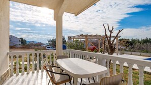 Outdoor dining - Apartment with pool Kristina by Villas Guide (Barbat na Rabu)