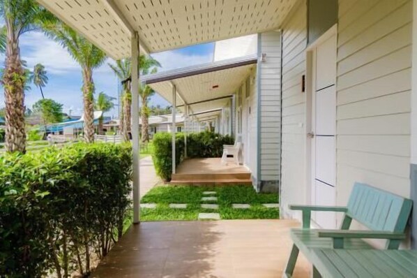 Terrace/patio - ONE Chumphon Hotel (Chumphon)