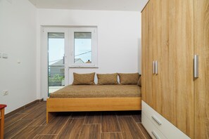 Interior - Cozy apartment for 2-3 persons in Crikvenica with balcony & sea view (Crikvenica)
