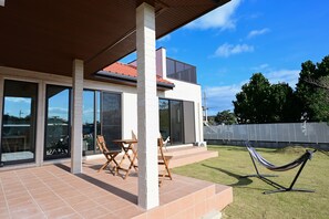 รับประทานอาหารกลางแจ้ง